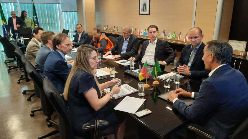 Comitiva do RS em reunião com o ministro de Integração e Desenvolvimento Regional (MDR), Waldez Góes