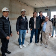 Leite e Gomes estiveram no bairro Lambari, em Encantado, onde 35 residências definitivas estão em fase final de construção 